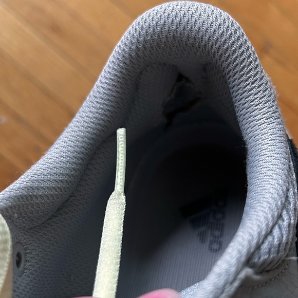 Yeezy 700 Boost - Picture 3 of 3